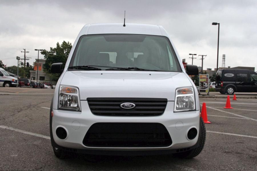  Ford Transit Connect 2010 года  (фото 53 из 109)